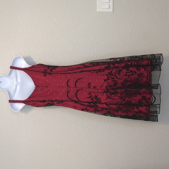 K studio collection vintage red sleeveless floral black lace midi dress - Picture 12 of 13